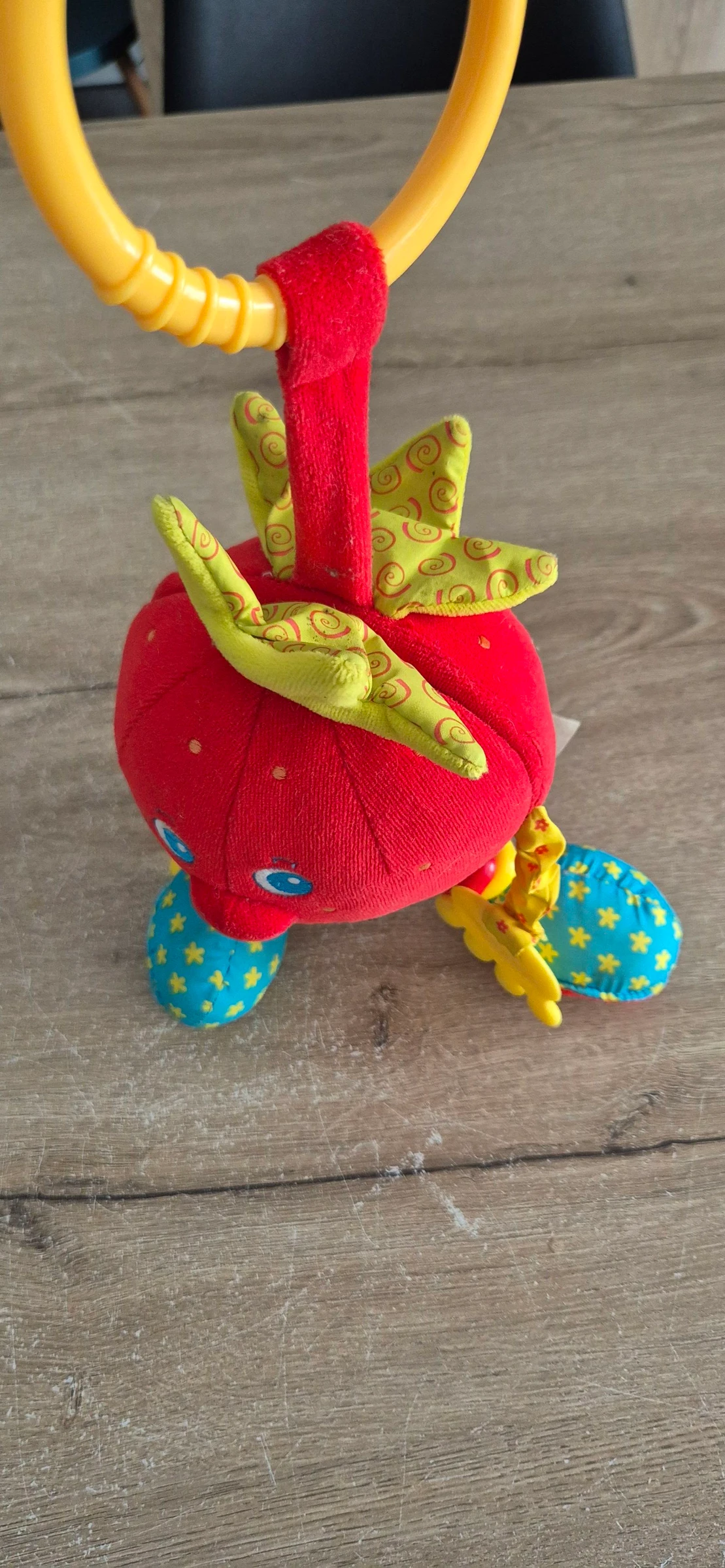 Fruity Pals Strawberry Activity Plush – photo 4